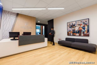 现代简约办公室装修的设计去除了繁琐的造型 简约的修重视细节空间很自然